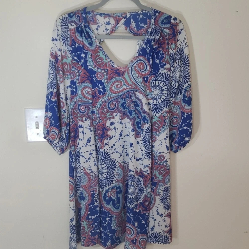 Final Price Love in blue/white dress